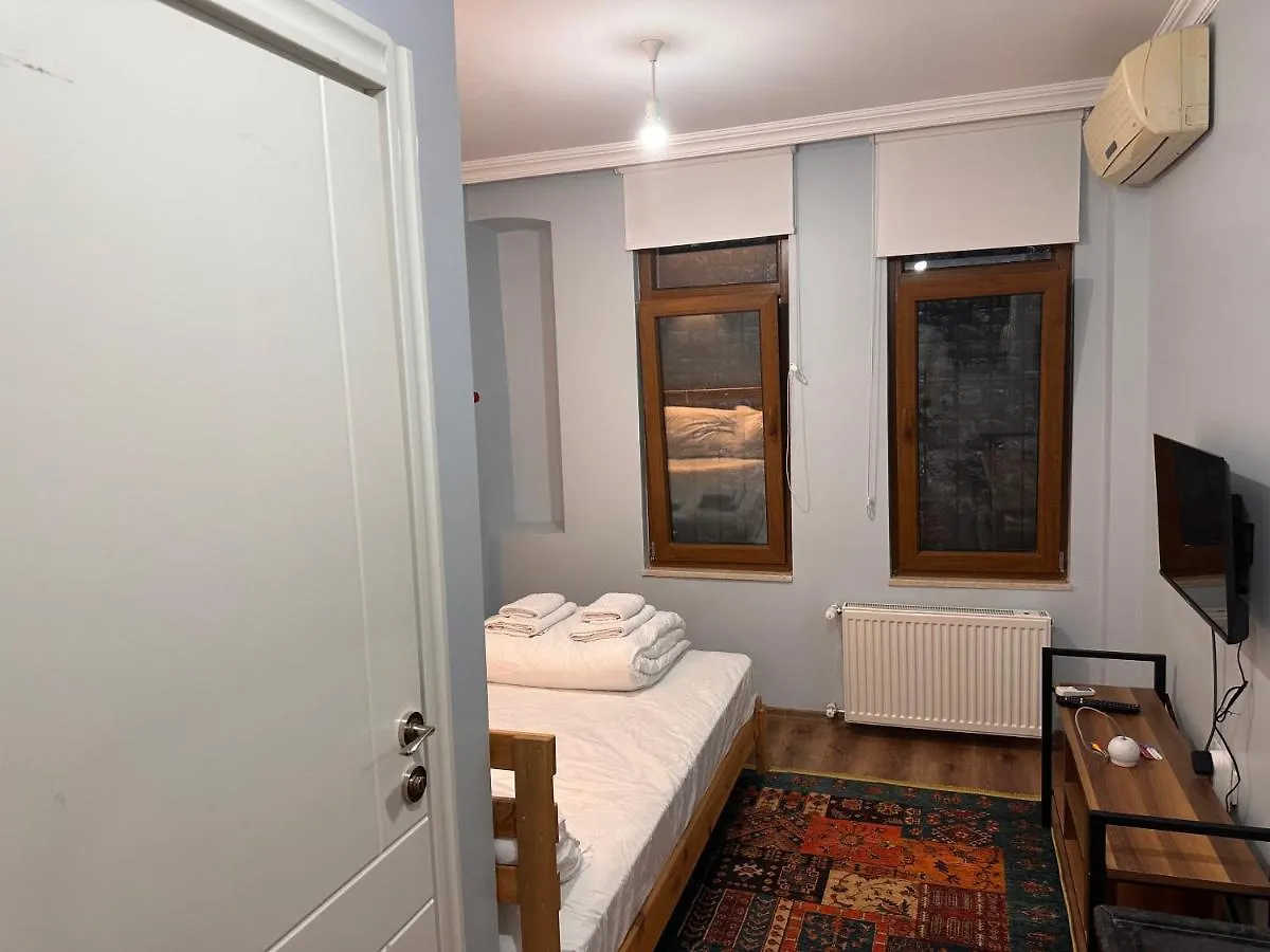 Apartment Red 8 Suite Ga Istanbul
